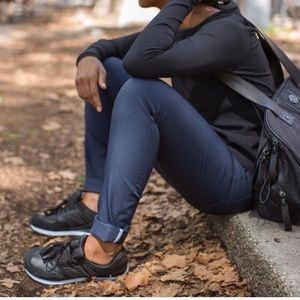 Lululemon Everday Pant in Inkwell size 8 & 10.